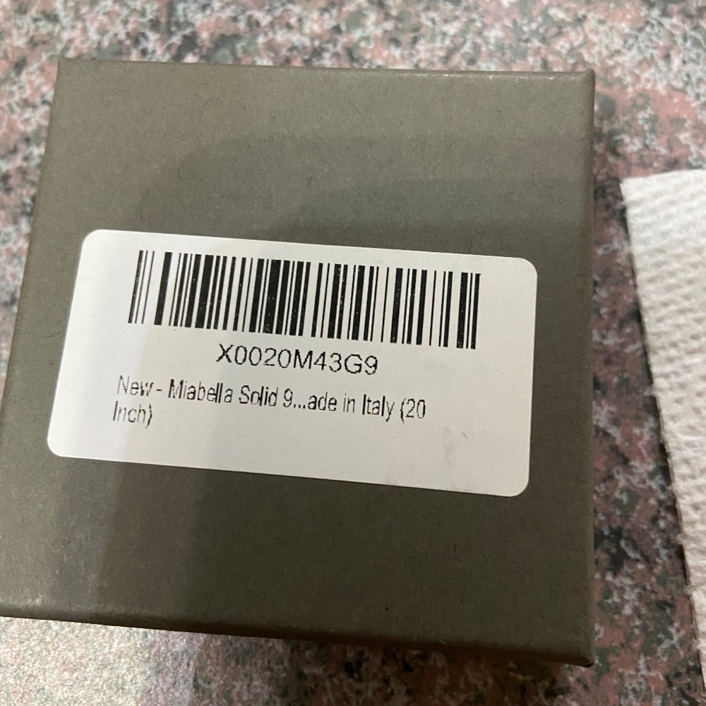 Men’s gold crucifix necklace